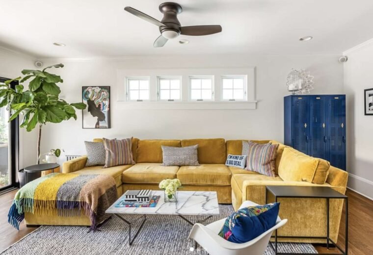 How to Decorate a Small Living Room Without Clutter