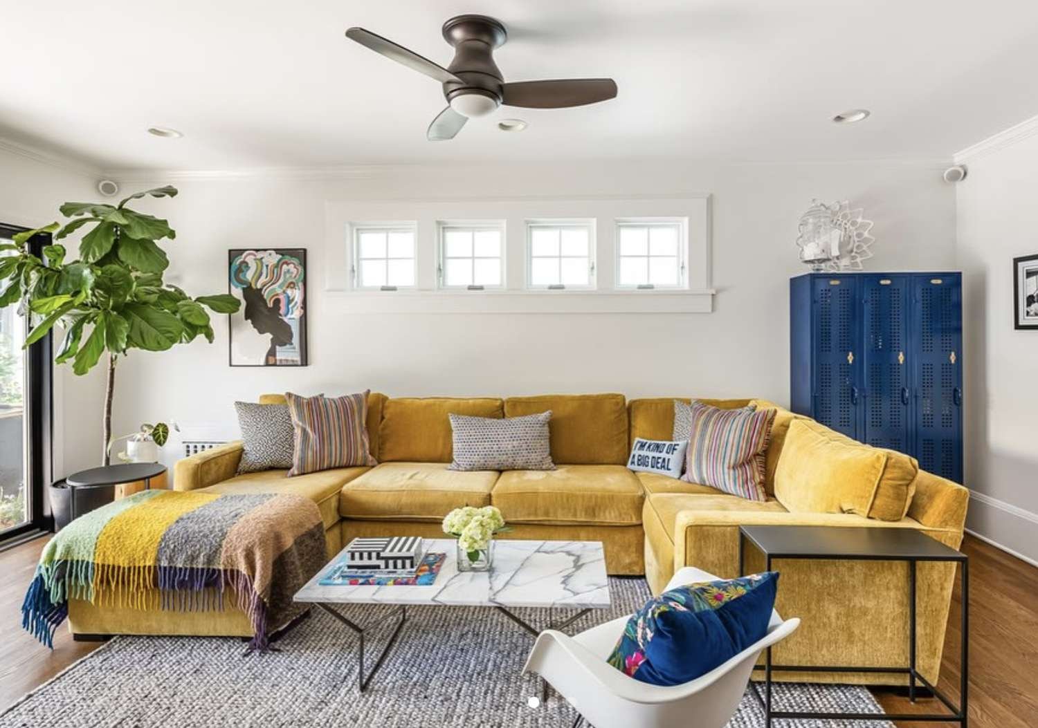 How to Decorate a Small Living Room Without Clutter